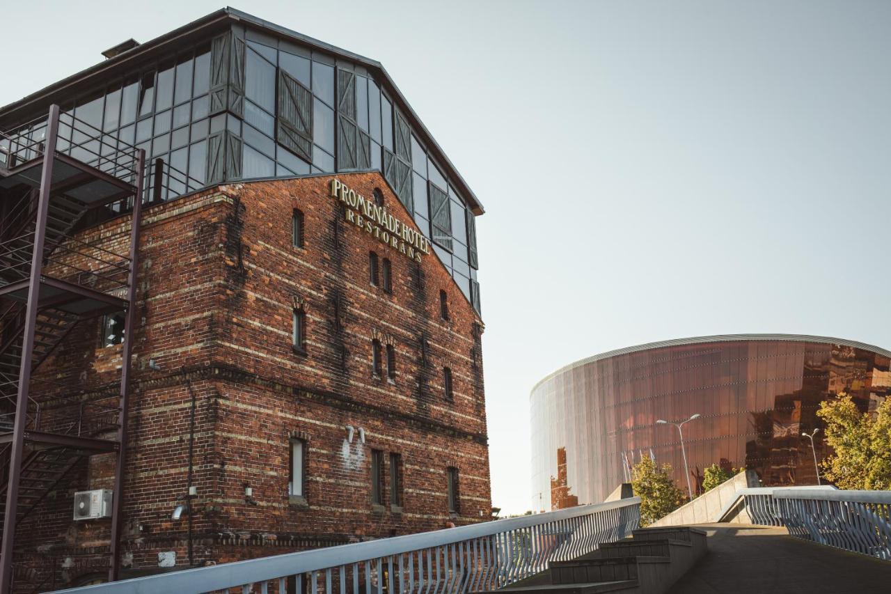 Promenade Hotel Liepaja Bagian luar foto The building of the National Museum of the Czech Republic