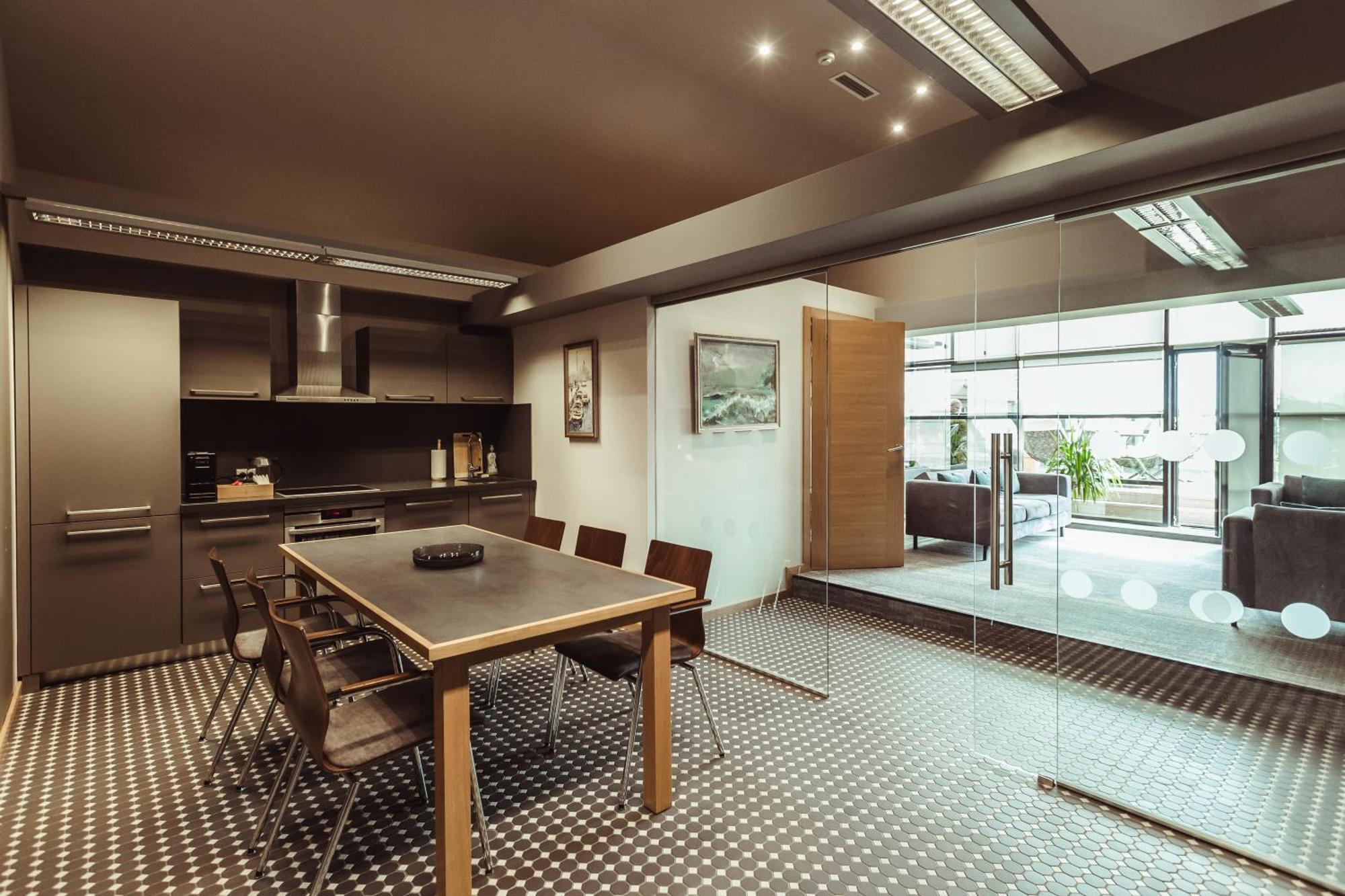 Promenade Hotel Liepaja Ruang foto Office interior